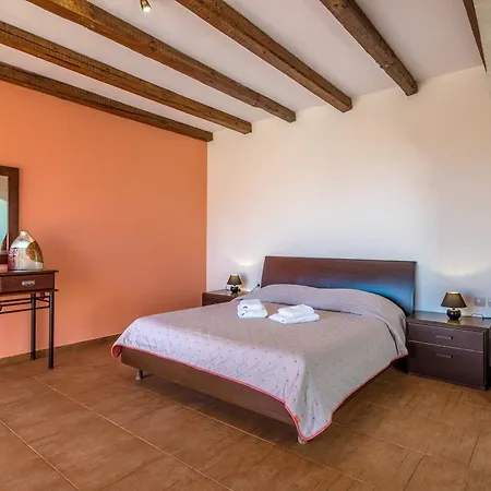 Daire With One Bedroom In Kaloniktis-rethymno, With Pool Access, E *